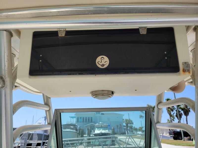 2005 World Cat 270TE