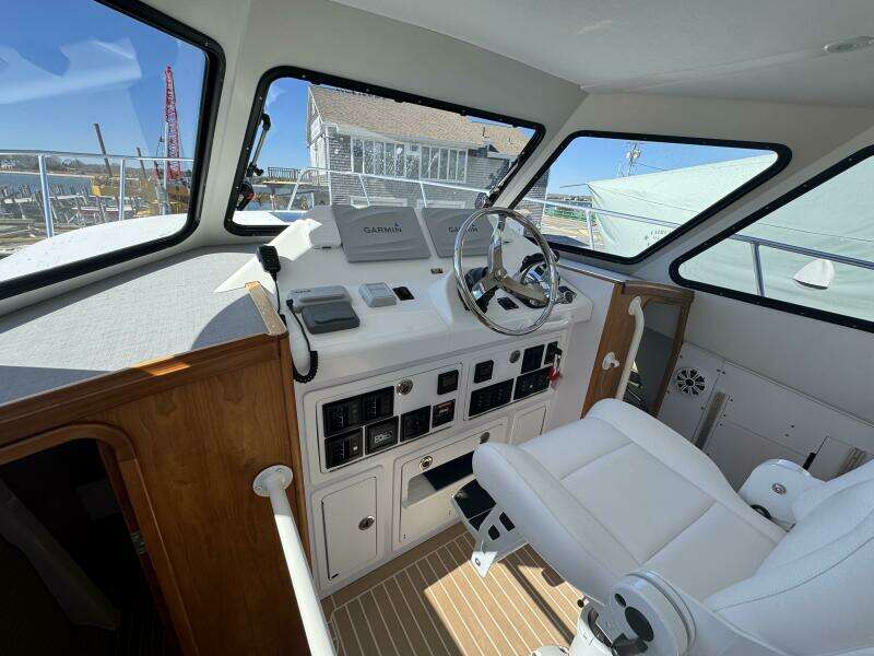 RESOLUTE  35ft Cape Power Cats Yacht For Sale