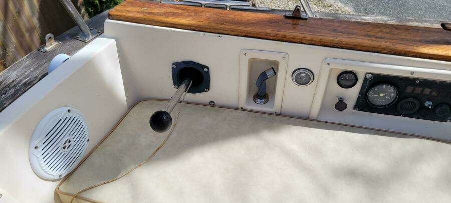 MILESTONE 27ft Island Packet Yacht For Sale