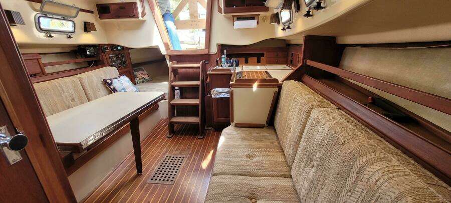 MILESTONE 27ft Island Packet Yacht For Sale