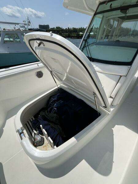 UNNAMED 35ft Boston Whaler Yacht For Sale