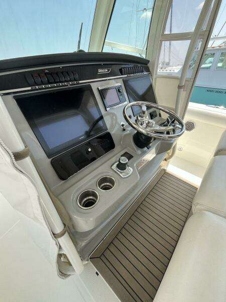 UNNAMED 35ft Boston Whaler Yacht For Sale