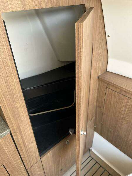 UNNAMED 35ft Boston Whaler Yacht For Sale