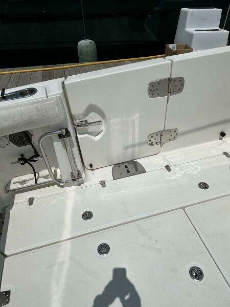 UNNAMED 35ft Boston Whaler Yacht For Sale