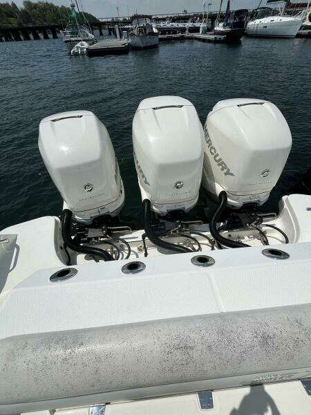 UNNAMED 35ft Boston Whaler Yacht For Sale