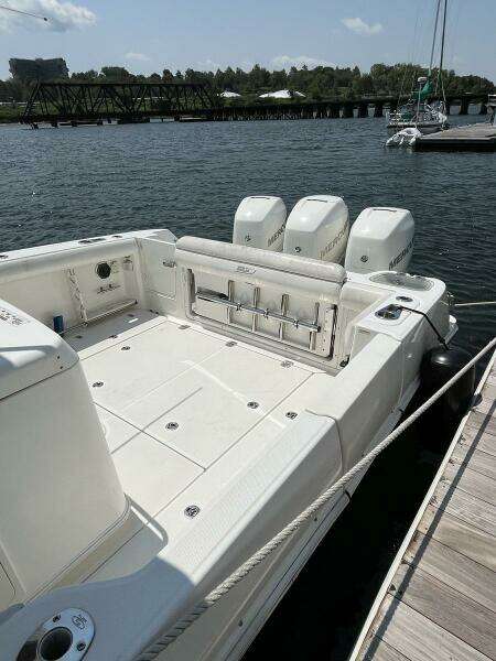 UNNAMED 35ft Boston Whaler Yacht For Sale