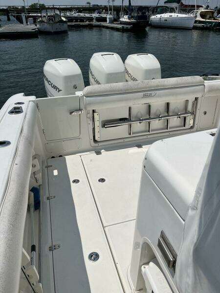 UNNAMED 35ft Boston Whaler Yacht For Sale