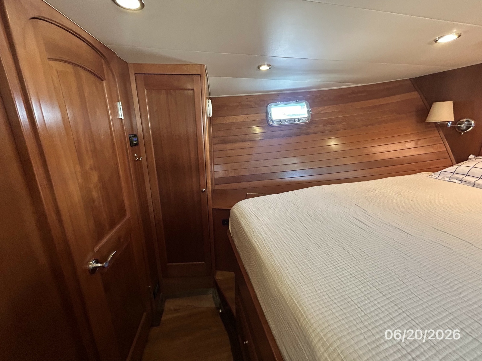 45' Northwest master stateroom port