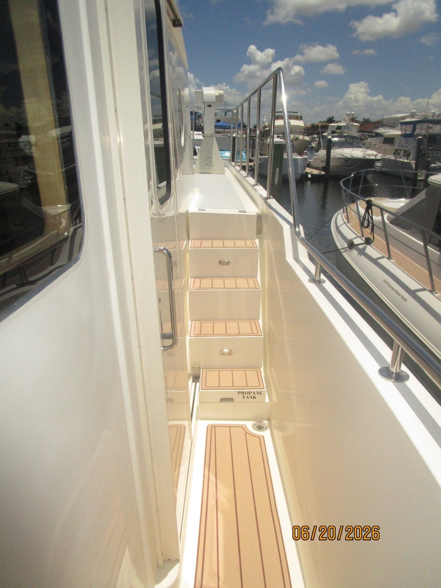 45' Northwest port side deck
