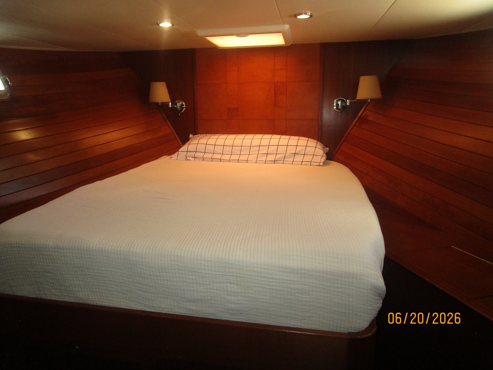 45' Northwest master stateroom