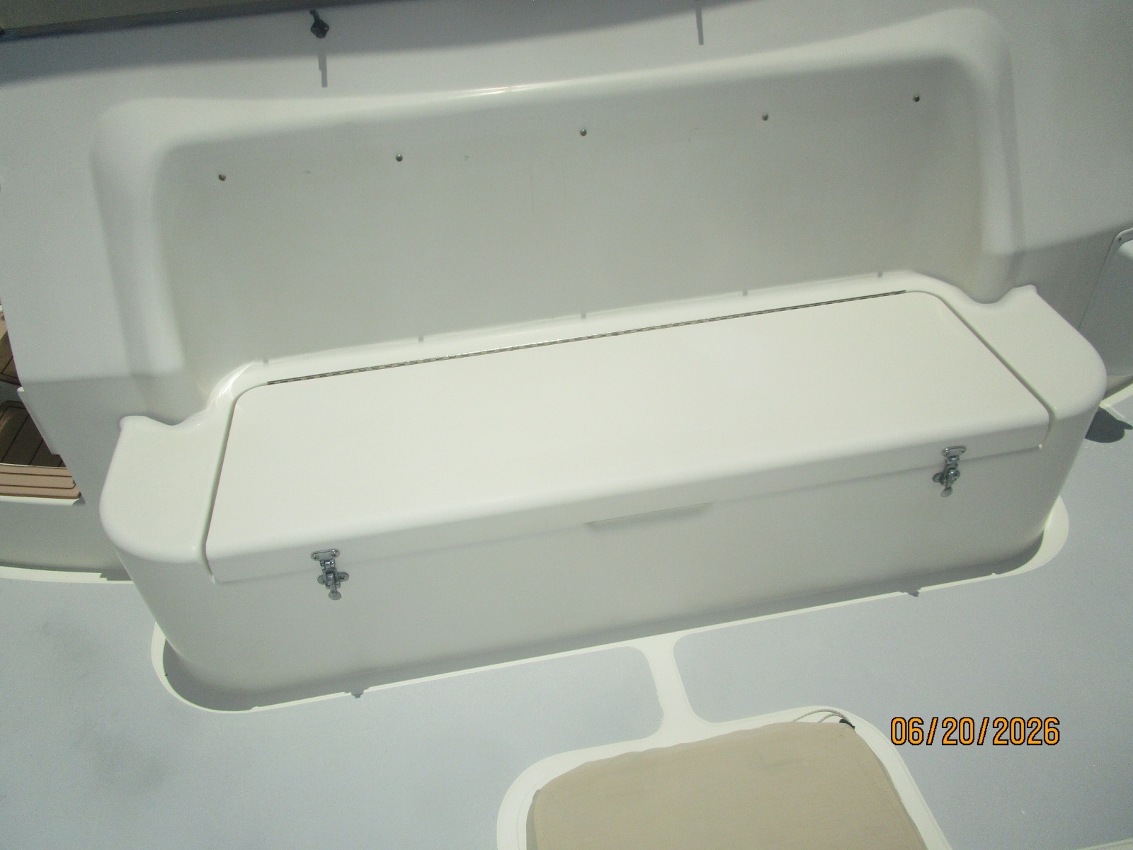 45' Northwest foredeck benhseat