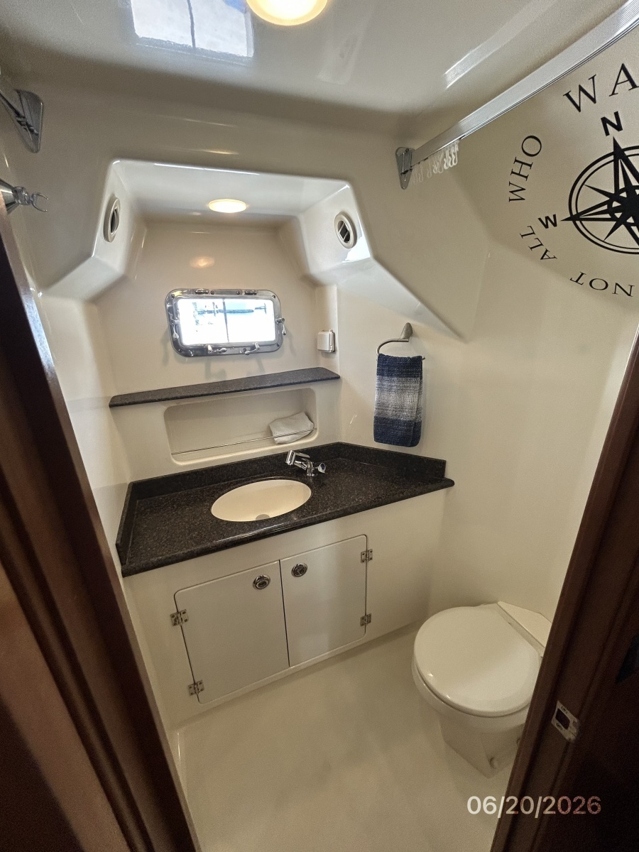45' Northwest guest head