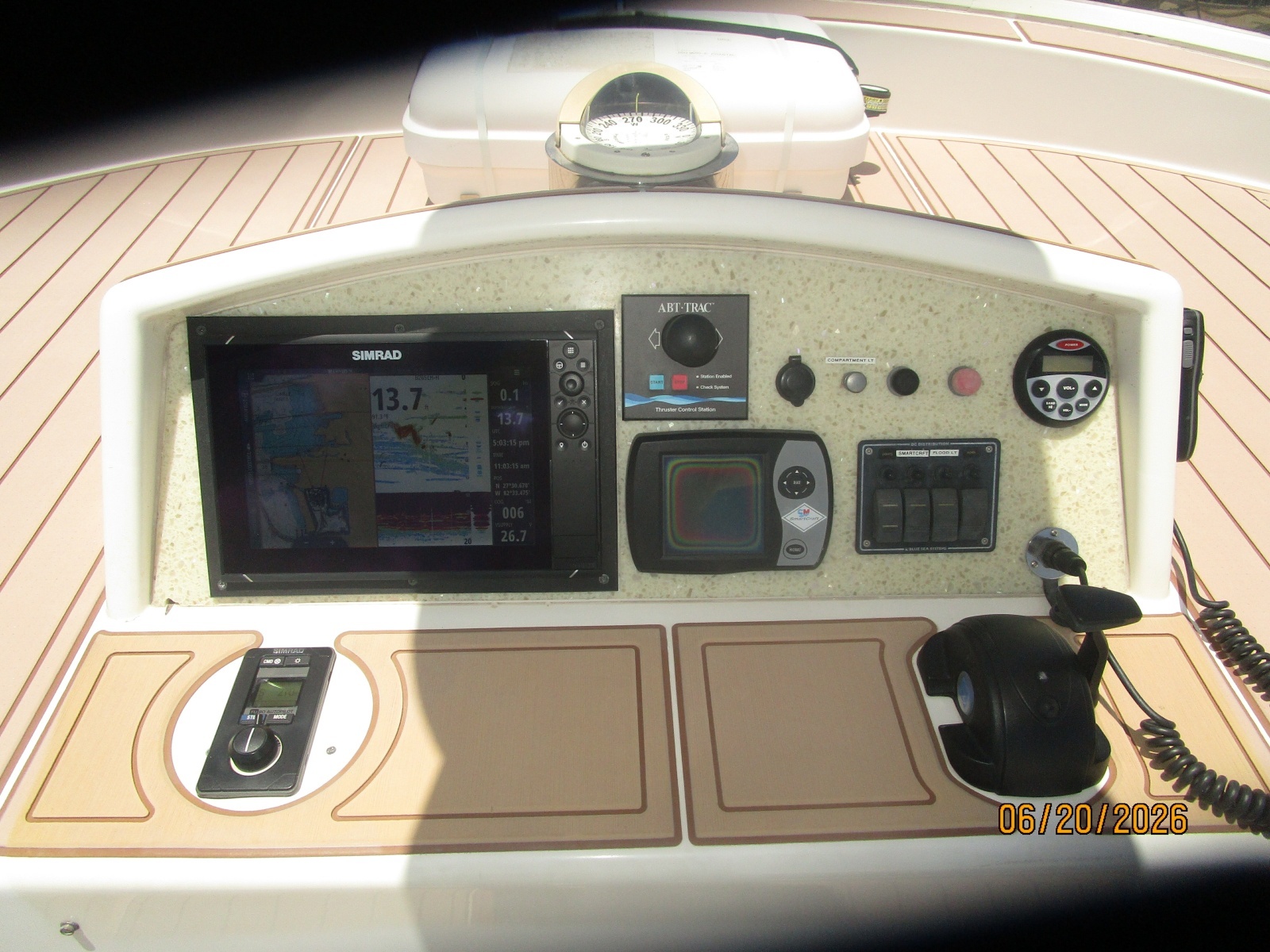 45' Northwest flybridge helm3