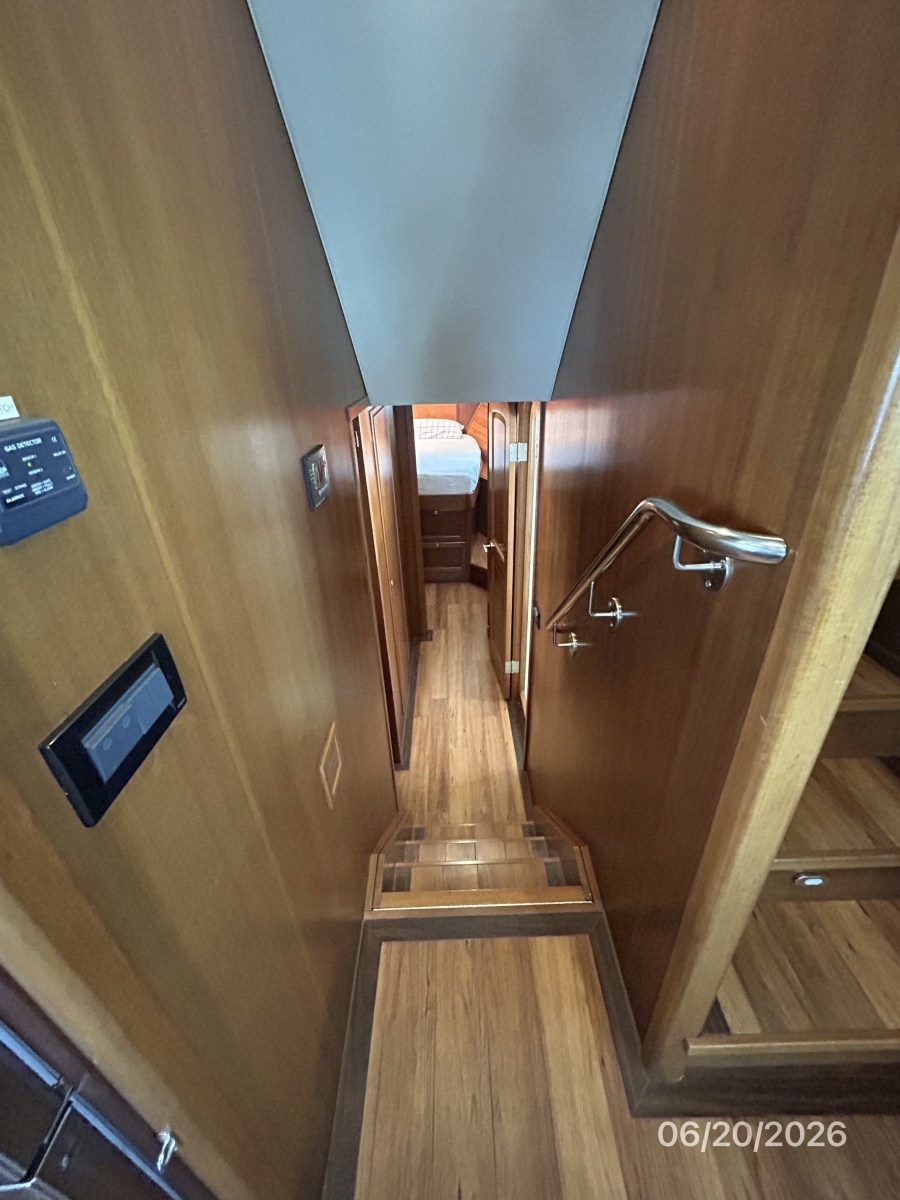 45' Northwest companionway forward