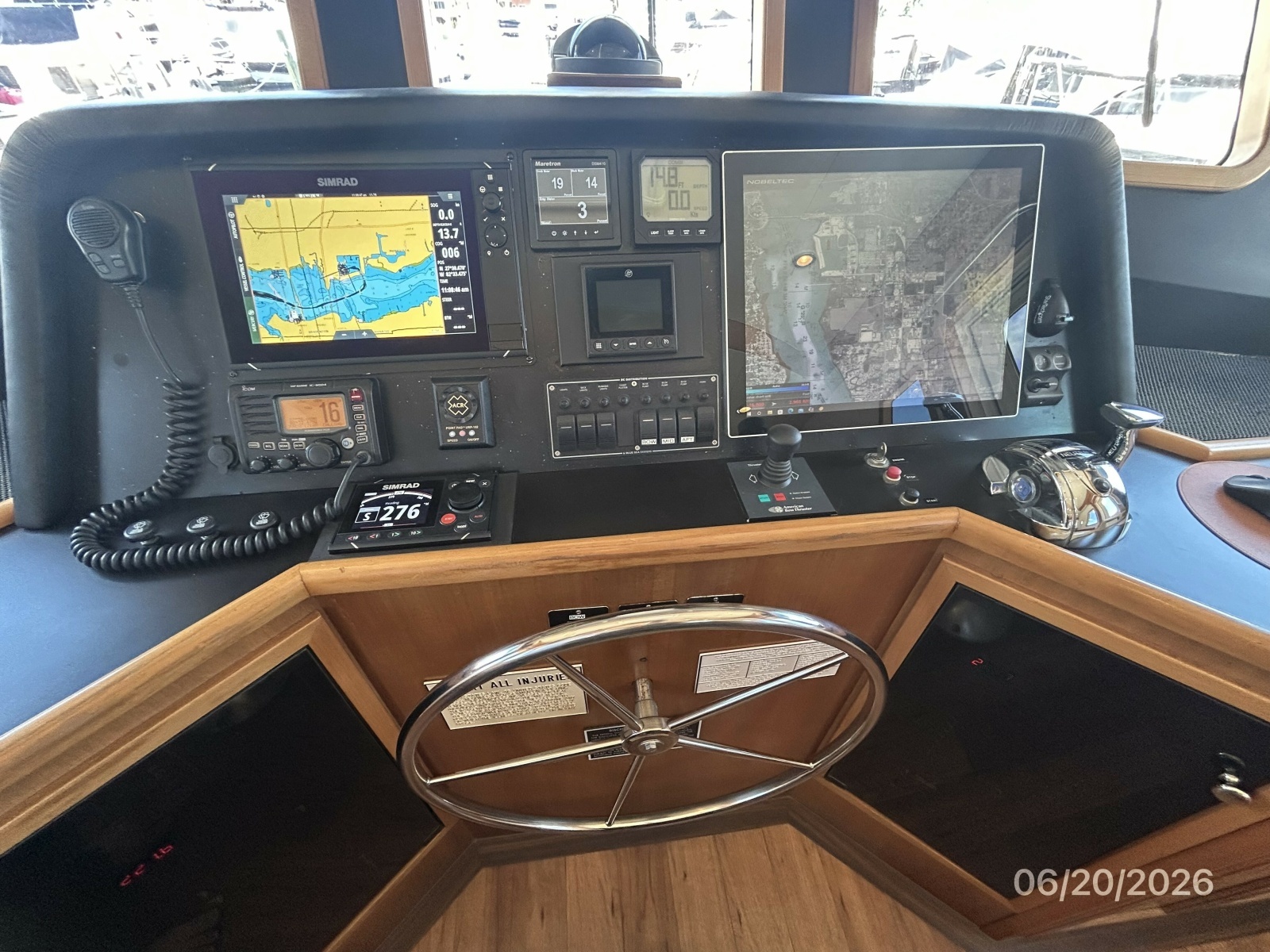 45' Northwest pilothouse helm3