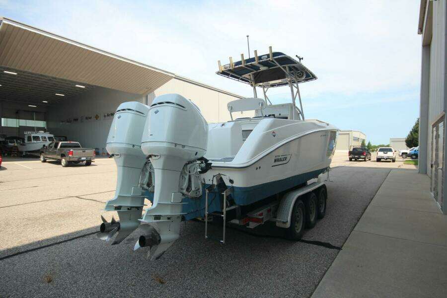 27ft Boston Whaler Yacht For Sale