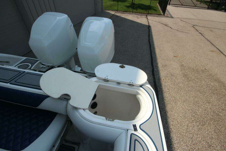 27ft Boston Whaler Yacht For Sale