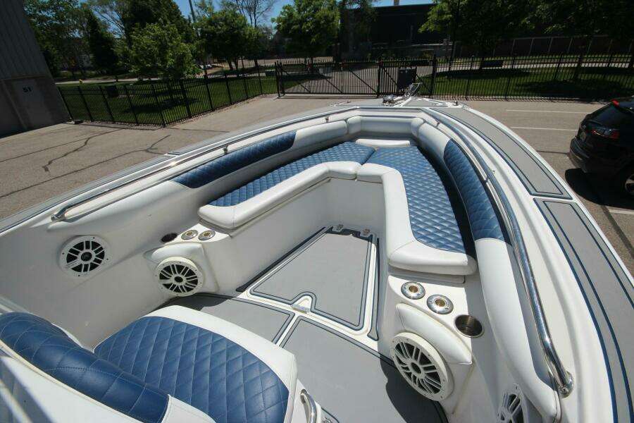 27ft Boston Whaler Yacht For Sale