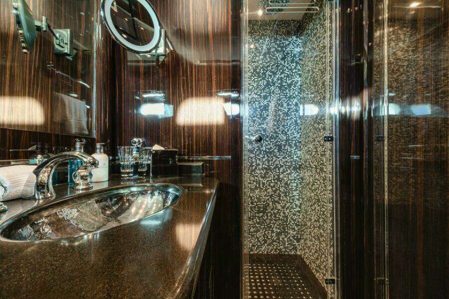 2007 Overmarine Mangusta 130