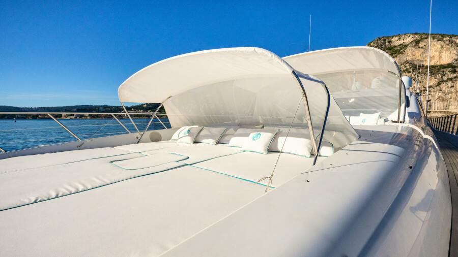 130' 2007 Overmarine Mangusta 130