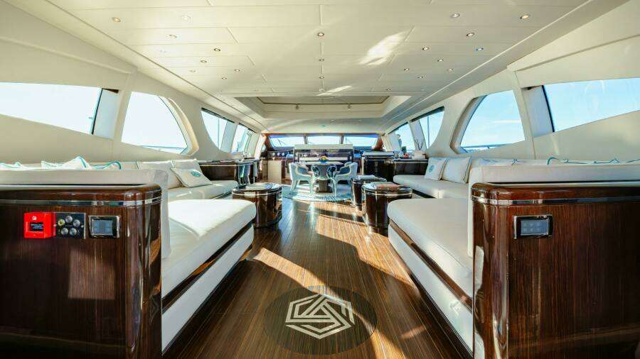 2007 Overmarine Mangusta 130