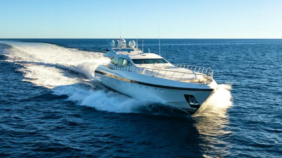 130' 2007 Overmarine Mangusta 130