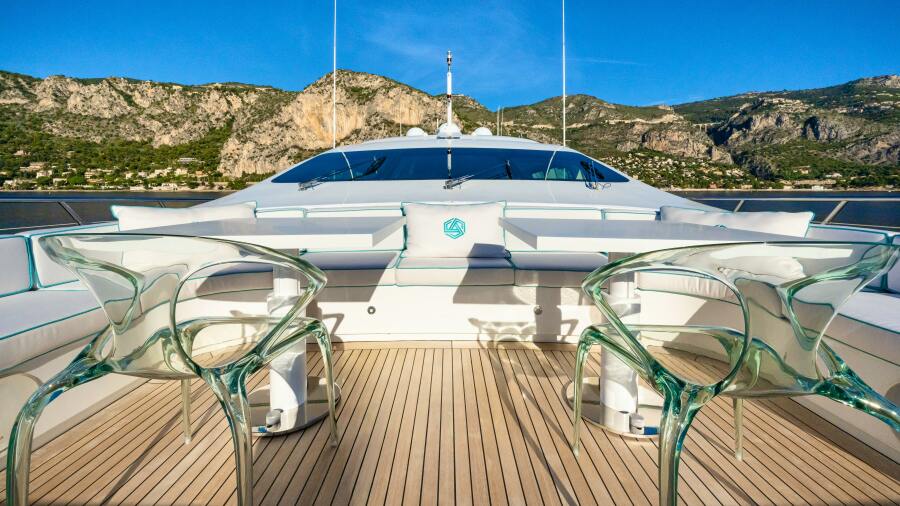 130' 2007 Overmarine Mangusta 130