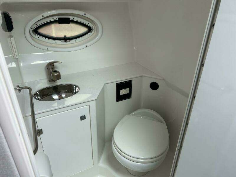 29ft Monterey Yacht For Sale