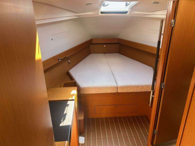 44ft Jeanneau Yacht For Sale