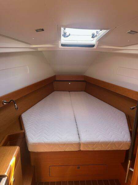 44ft Jeanneau Yacht For Sale