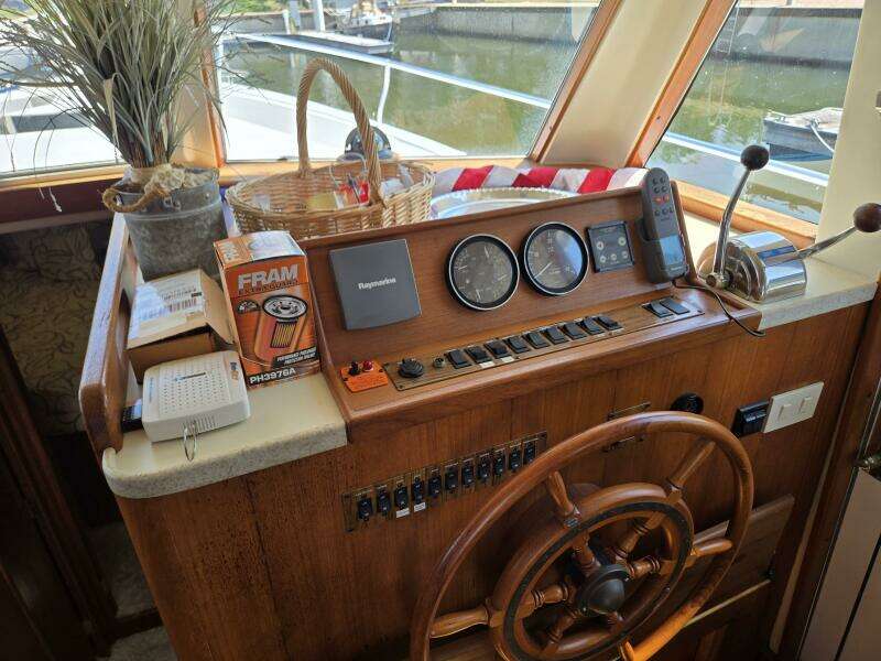 Moon Dance 39ft Mainship Yacht For Sale