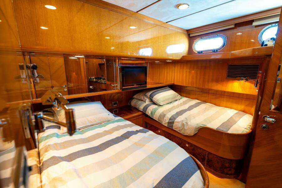 MEMORY BANK 80ft Ocean Alexander Yacht For Sale