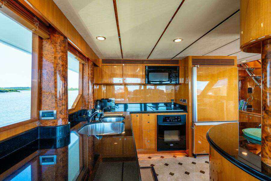 MEMORY BANK 80ft Ocean Alexander Yacht For Sale