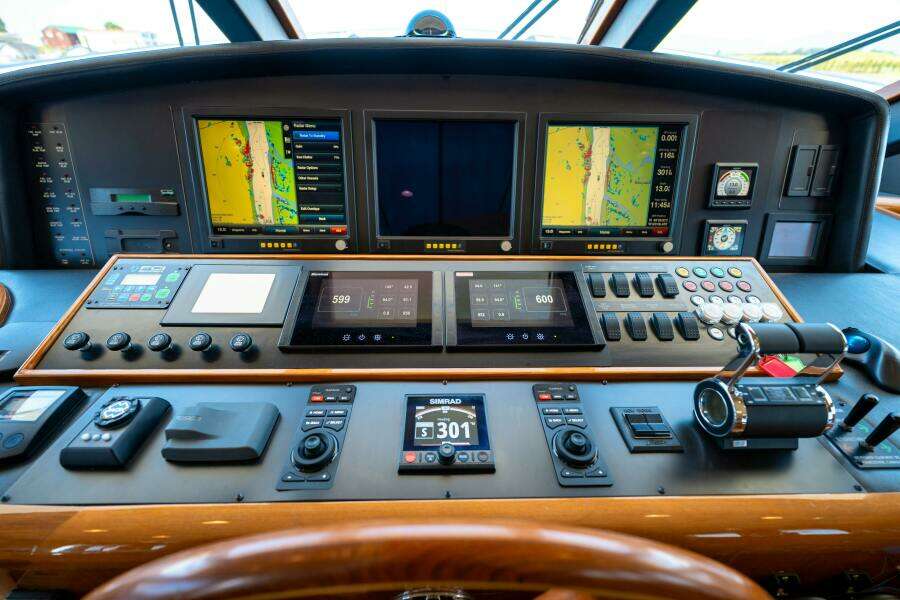 MEMORY BANK 80ft Ocean Alexander Yacht For Sale