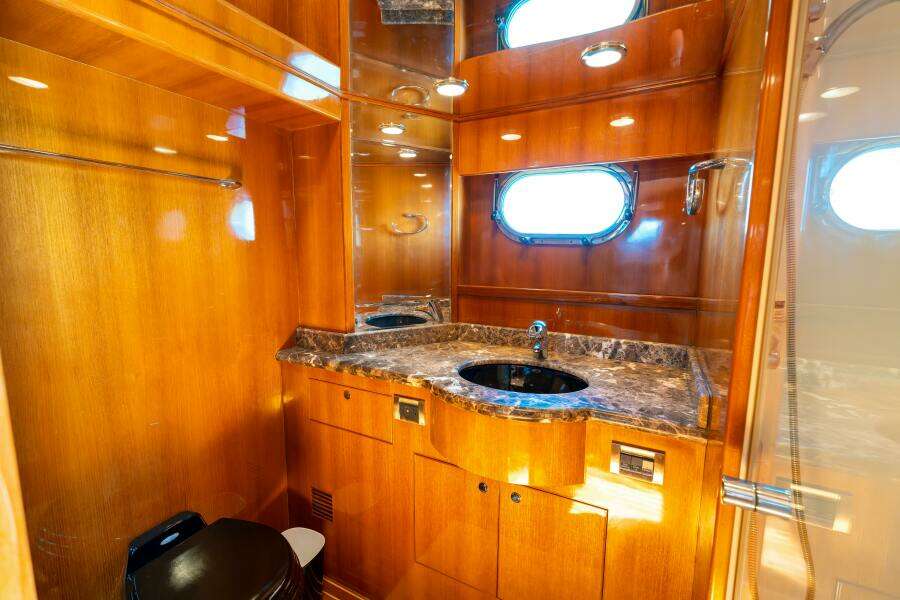 MEMORY BANK 80ft Ocean Alexander Yacht For Sale