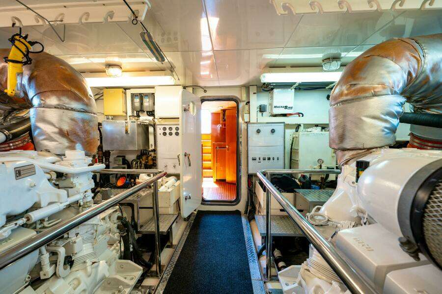 MEMORY BANK 80ft Ocean Alexander Yacht For Sale