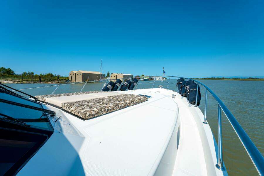 MEMORY BANK 80ft Ocean Alexander Yacht For Sale