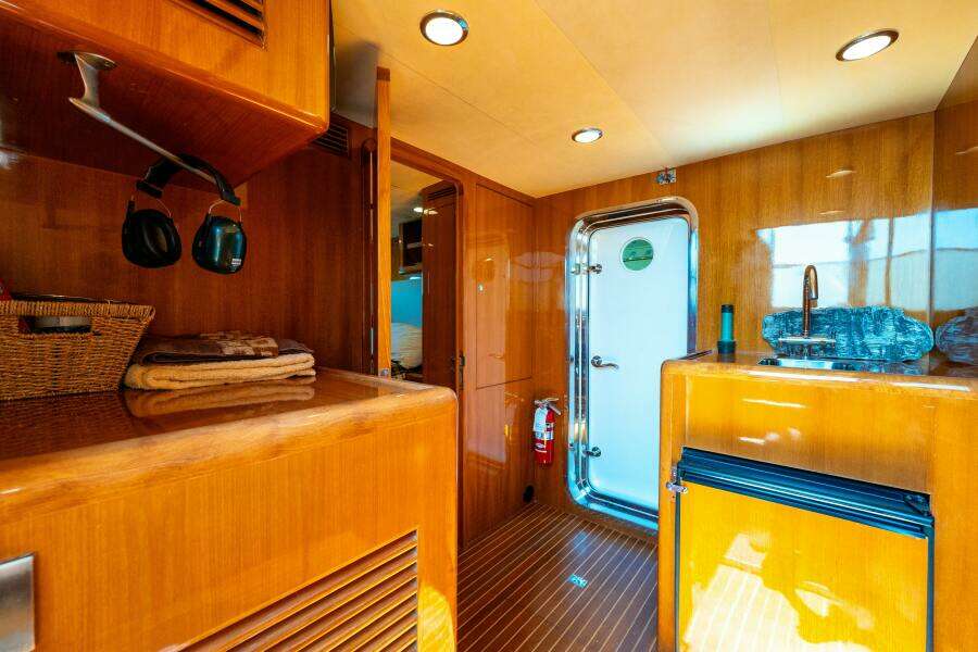 MEMORY BANK 80ft Ocean Alexander Yacht For Sale