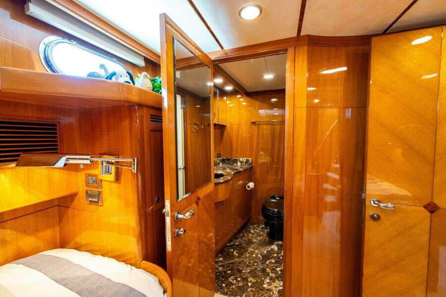 MEMORY BANK 80ft Ocean Alexander Yacht For Sale