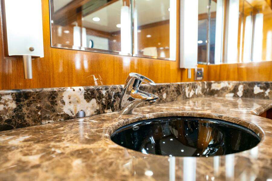 MEMORY BANK 80ft Ocean Alexander Yacht For Sale