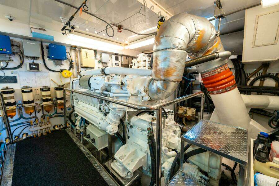 MEMORY BANK 80ft Ocean Alexander Yacht For Sale