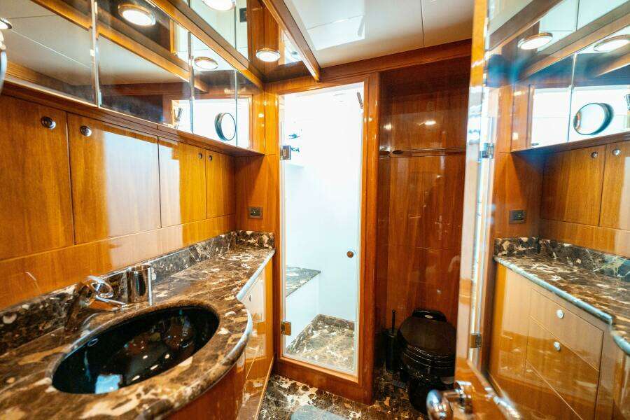 MEMORY BANK 80ft Ocean Alexander Yacht For Sale
