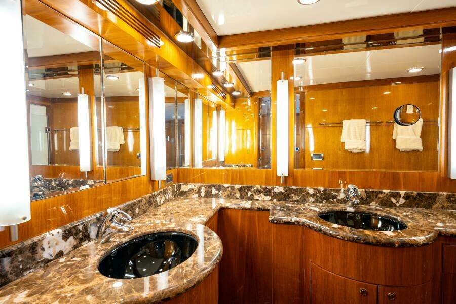 MEMORY BANK 80ft Ocean Alexander Yacht For Sale
