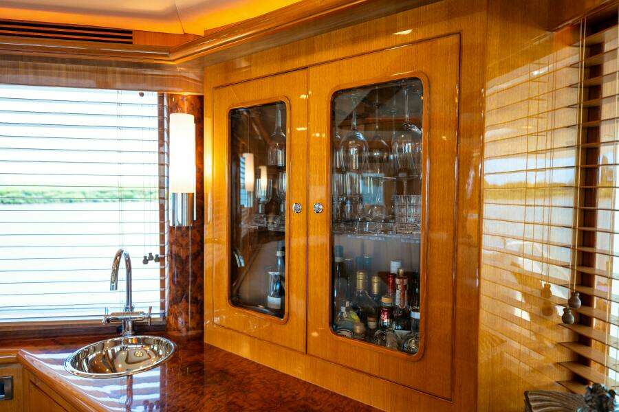 MEMORY BANK 80ft Ocean Alexander Yacht For Sale