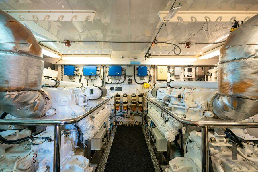 MEMORY BANK 80ft Ocean Alexander Yacht For Sale