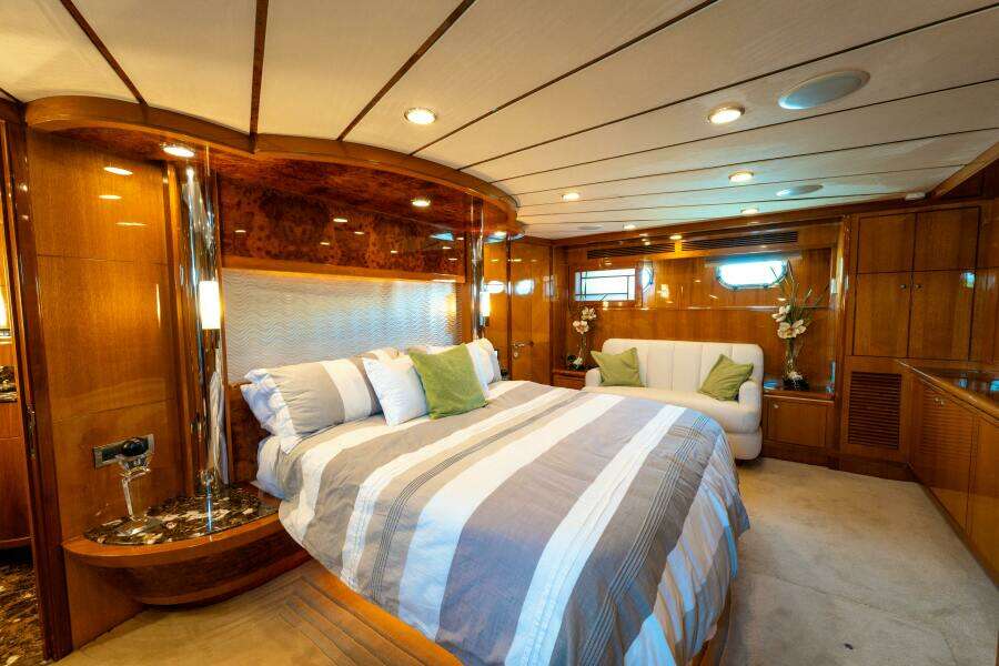 MEMORY BANK 80ft Ocean Alexander Yacht For Sale