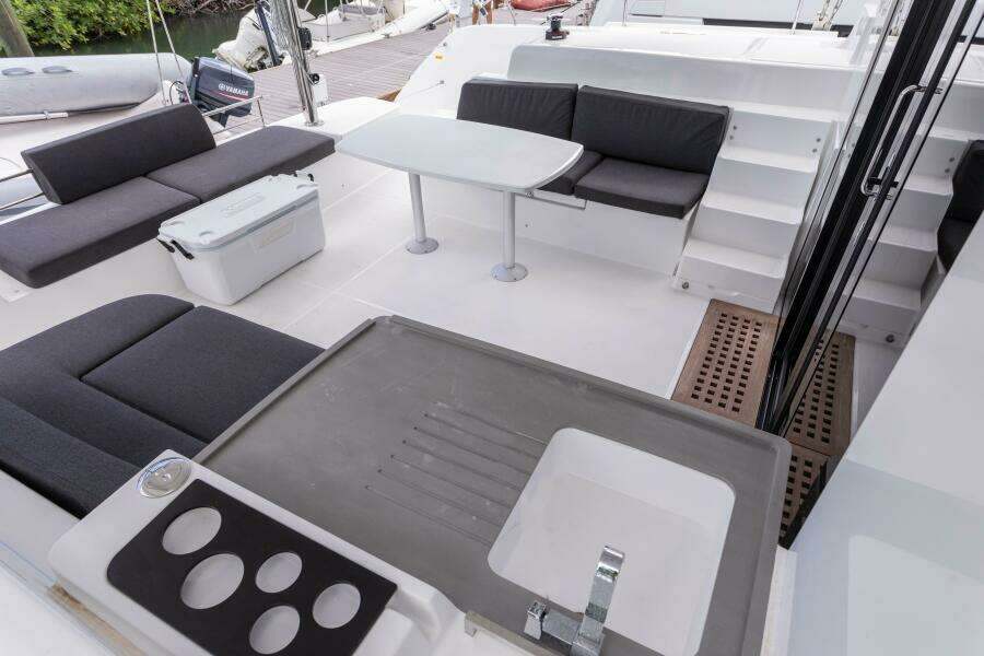 BIG BERTHA 49ft Lagoon Yacht For Sale