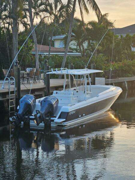 32ft Intrepid Yacht For Sale