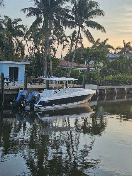 32ft Intrepid Yacht For Sale
