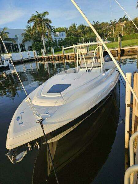 32ft Intrepid Yacht For Sale